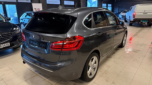 BMW 225xe 7 of 22