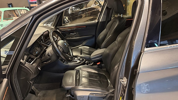 BMW 225xe 15 of 22