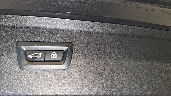 BMW 225xe 18 of 22