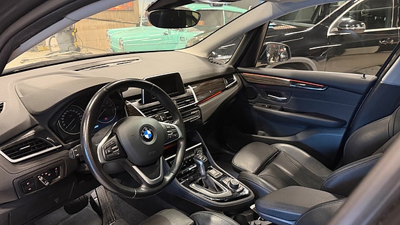 BMW 225xe 13 of 22