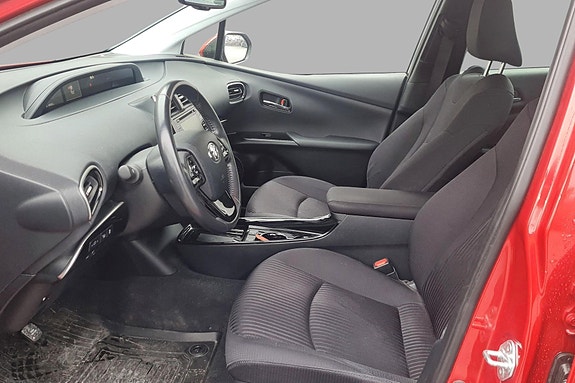Toyota Prius 4 of 5