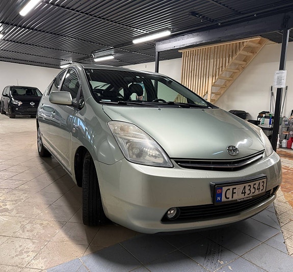 Toyota Prius 6 of 25