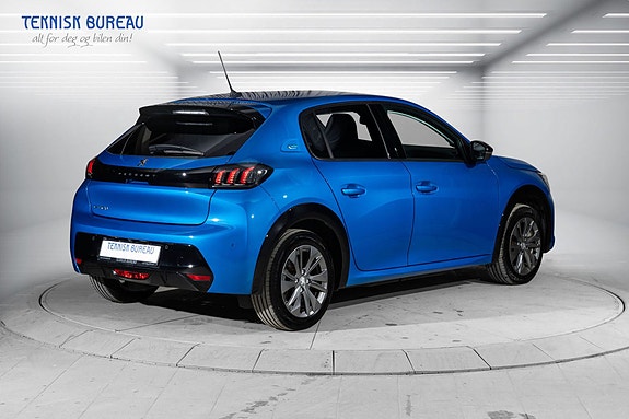 Peugeot e-208 10 of 28