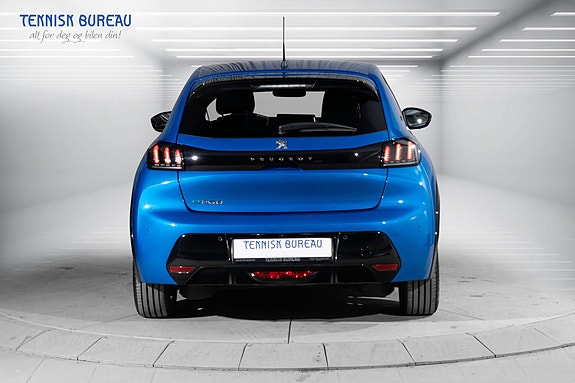 Peugeot e-208 8 of 28
