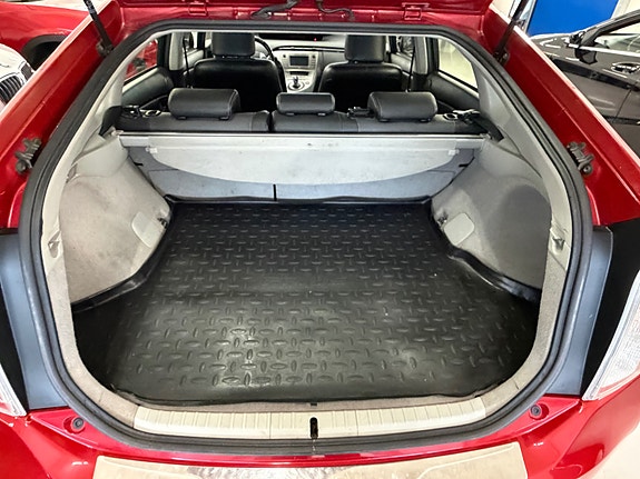 Toyota Prius 14 of 30