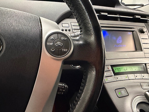Toyota Prius 25 of 30