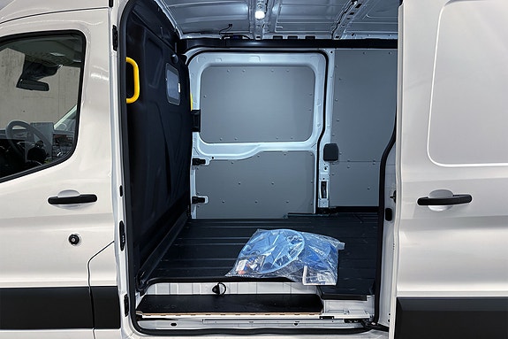 Ford E-Transit 390 L3 Van 9 of 24