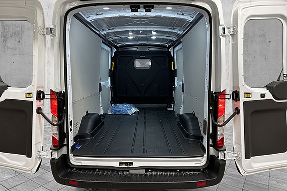 Ford E-Transit 390 L3 Van 7 of 24