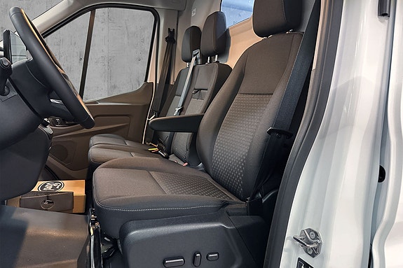 Ford E-Transit 390 L3 Van 10 of 24