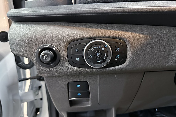 Ford E-Transit 390 L3 Van 12 of 24