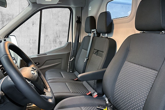 Ford E-Transit 390 L3 Van 13 of 24