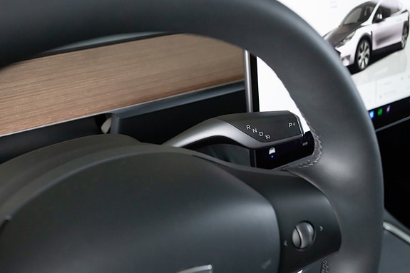 Tesla Model Y 19 of 19