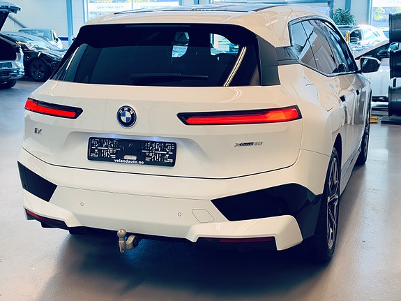 BMW iX 6 of 24