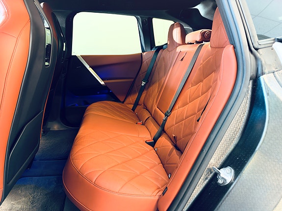 BMW iX 19 of 24