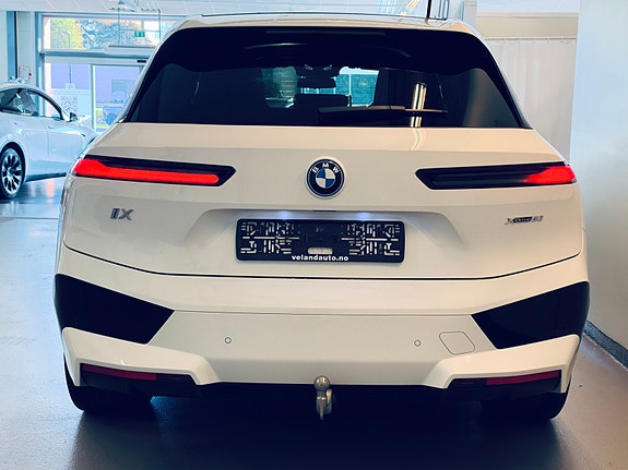 BMW iX 5 of 24