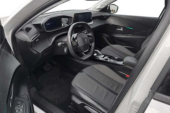 Peugeot e-208 12 of 27