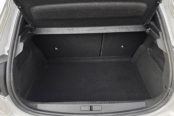 Peugeot e-208 7 of 27