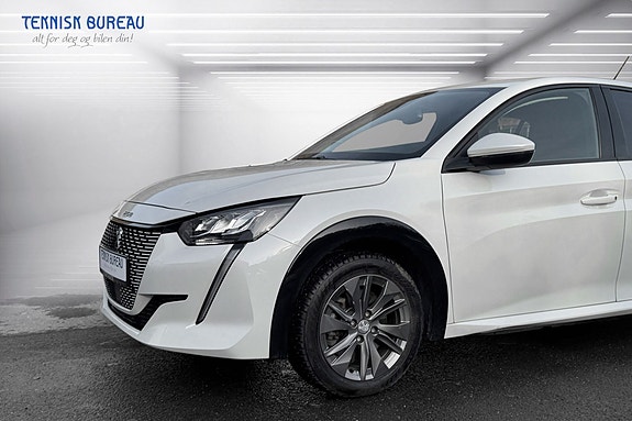 Peugeot e-208 2 of 27