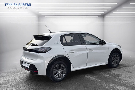 Peugeot e-208 8 of 27