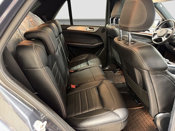 Mercedes-Benz ML350 11 of 30