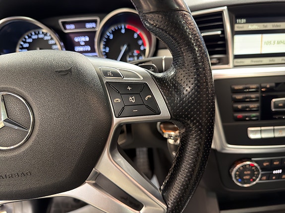 Mercedes-Benz ML350 28 of 30