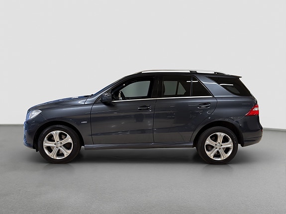 Mercedes-Benz ML350 9 of 30