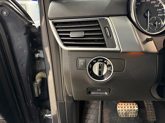Mercedes-Benz ML350 24 of 30