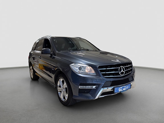 Mercedes-Benz ML350 3 of 30