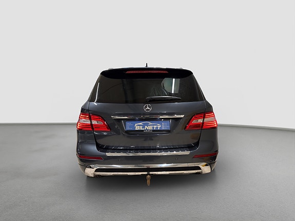 Mercedes-Benz ML350 5 of 30