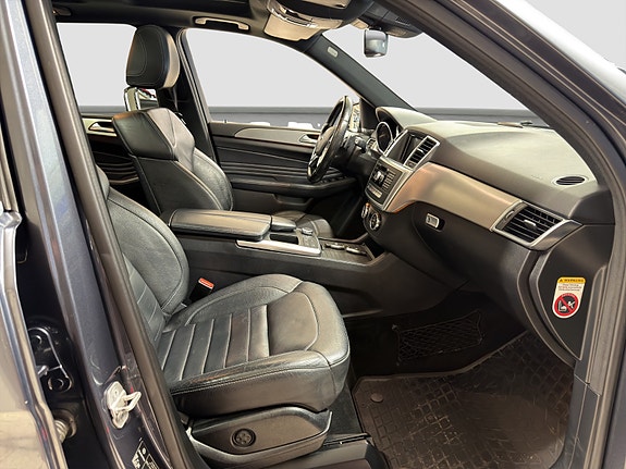 Mercedes-Benz ML350 18 of 30