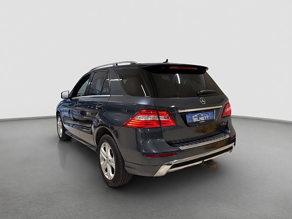 Mercedes-Benz ML350 7 of 30