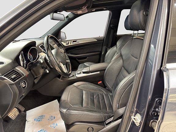 Mercedes-Benz ML350 22 of 30