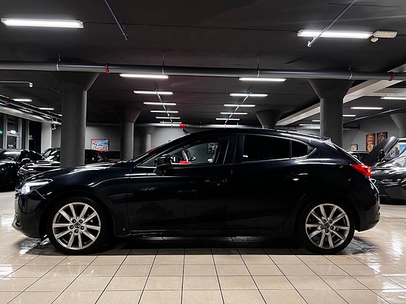 Mazda 3 2 of 30