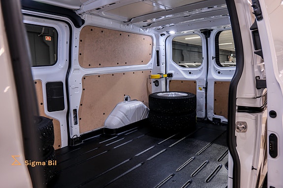 Ford Transit Custom 14 of 30
