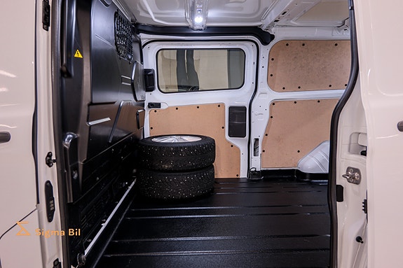 Ford Transit Custom 13 of 30