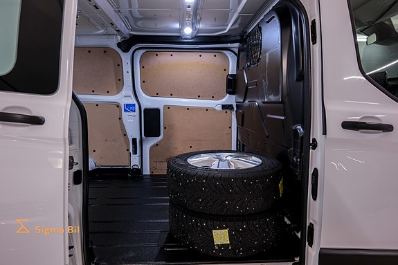 Ford Transit Custom 10 of 30