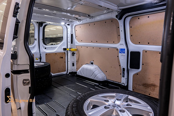 Ford Transit Custom 11 of 30
