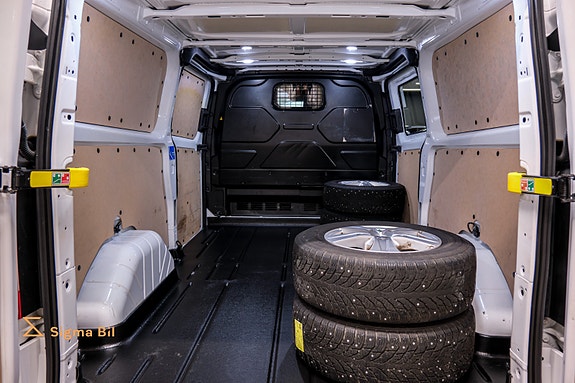 Ford Transit Custom 12 of 30