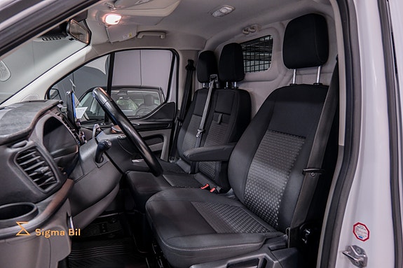 Ford Transit Custom 15 of 30