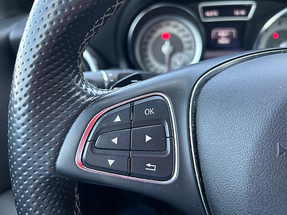 Mercedes-Benz CLA180 17 of 30