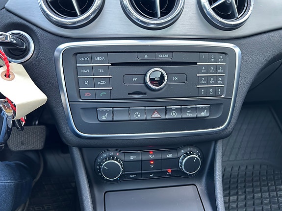 Mercedes-Benz CLA180 24 of 30
