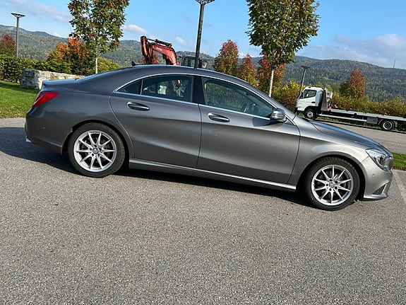 Mercedes-Benz CLA180 8 of 30