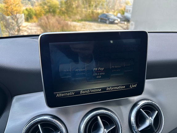 Mercedes-Benz CLA180 27 of 30