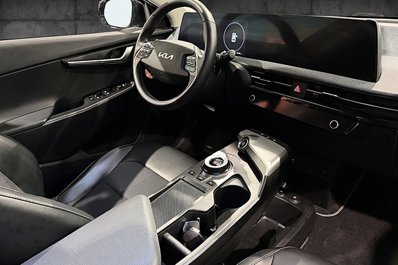 Kia EV6 8 of 30