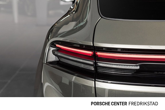 Porsche Macan 8 of 30