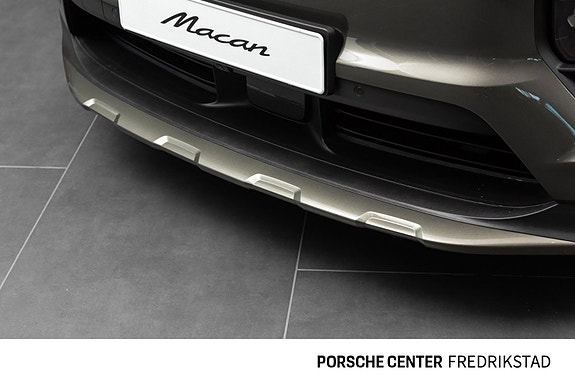 Porsche Macan 12 of 30