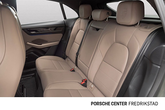 Porsche Macan 26 of 30