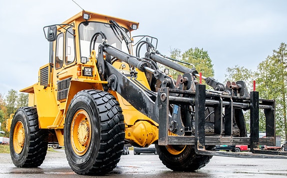 Volvo L70 2 of 28