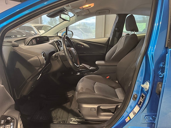 Toyota Prius 10 of 29