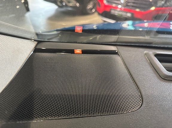 Toyota Prius 24 of 29